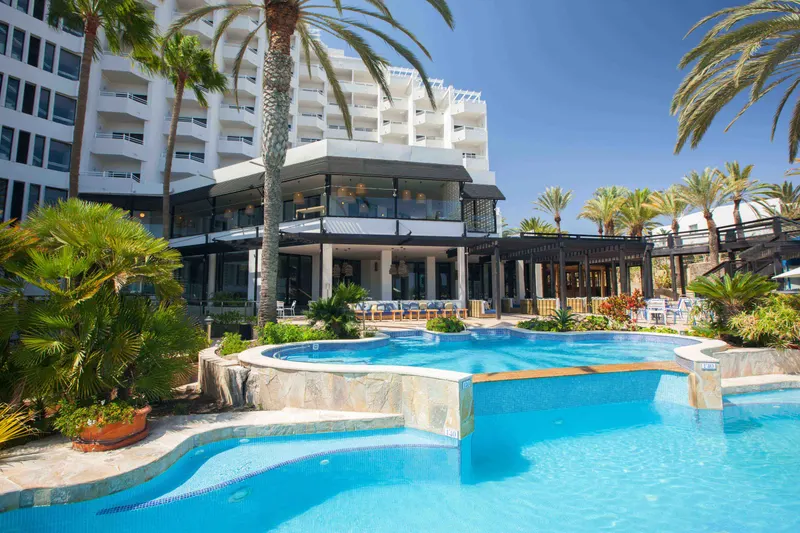 Marina pool