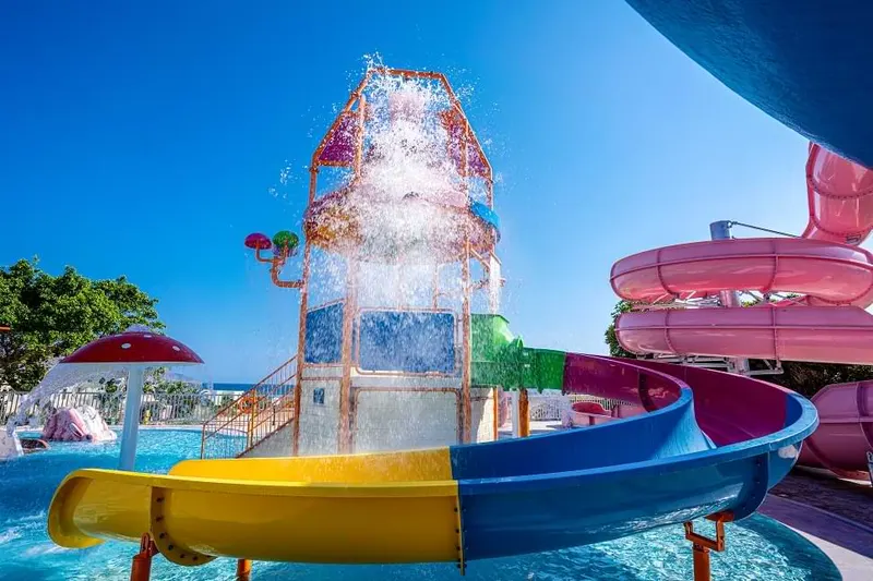 Splash tower and water slides