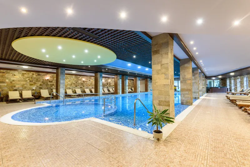 Grand Royale Apartment Complex & Spa