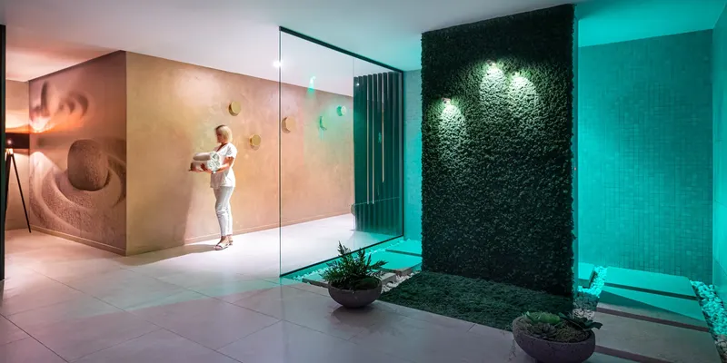 Spa area with green wall