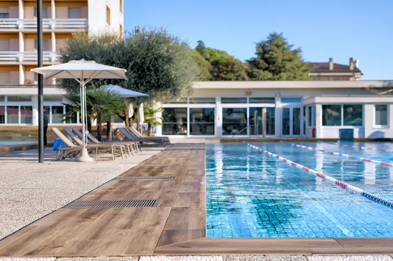 Outdoor thermal pool