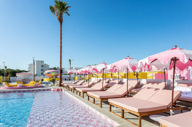 Pool beds