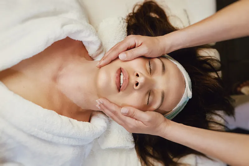 Facial treatment in the spa