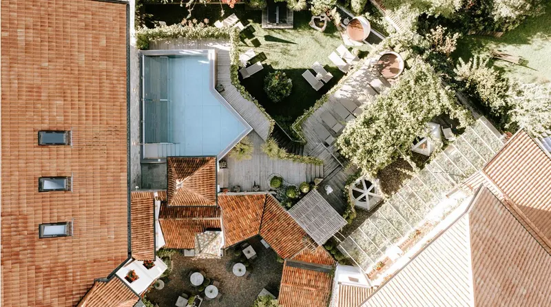 Garden with the tower pool from above